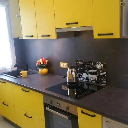 L'escale A 50 M De La Gare Apartment *